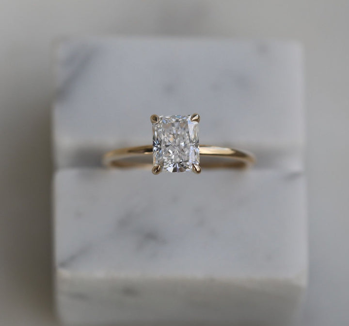 Discover radiant solitaire lab grown diamond engagement ring online