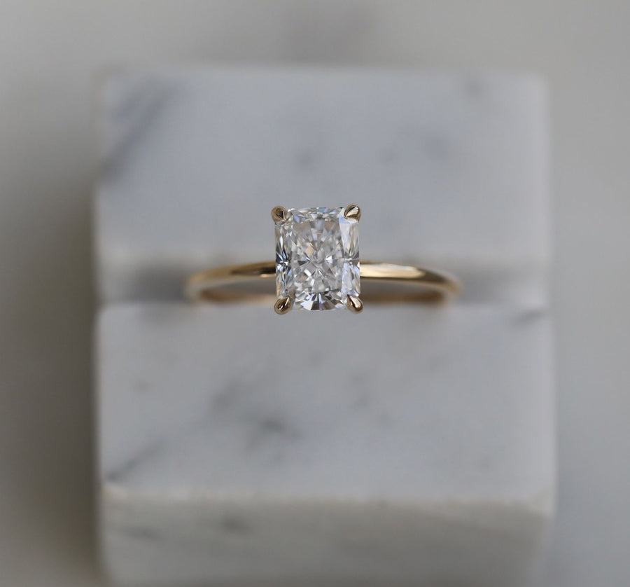 Discover radiant solitaire lab grown diamond engagement ring online