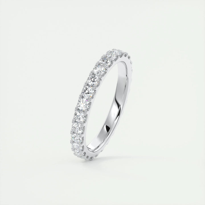 Close-up of 0.84CT round brilliant lab grown diamonds