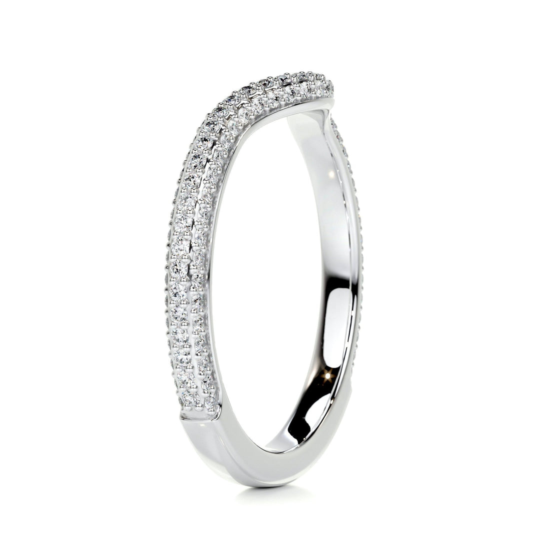 Side view of round brilliant diamond wedding band