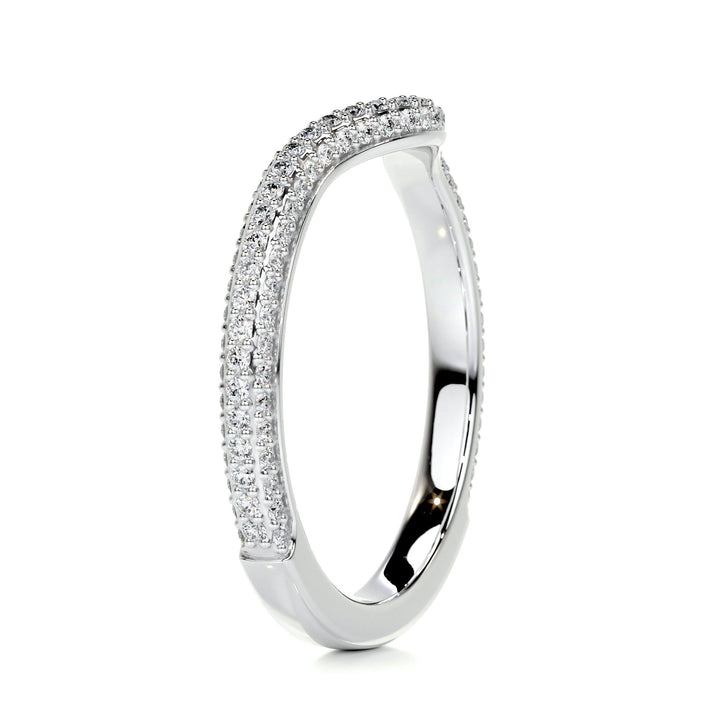 Side view of round brilliant diamond wedding band