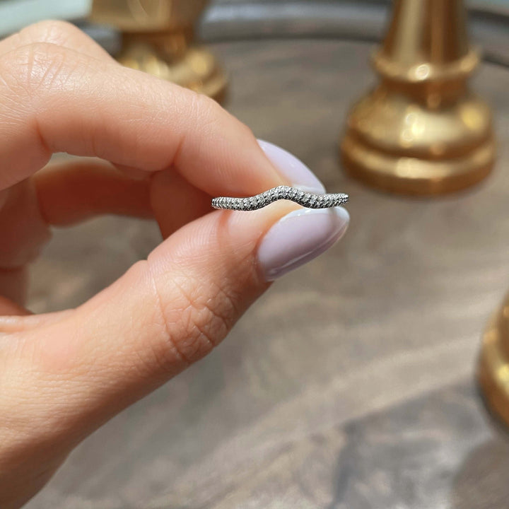 Close-up of 0.75CT round brilliant lab grown diamonds