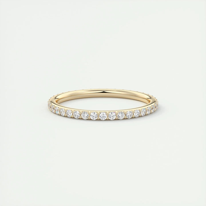 Round Brilliant diamond wedding band in white gold