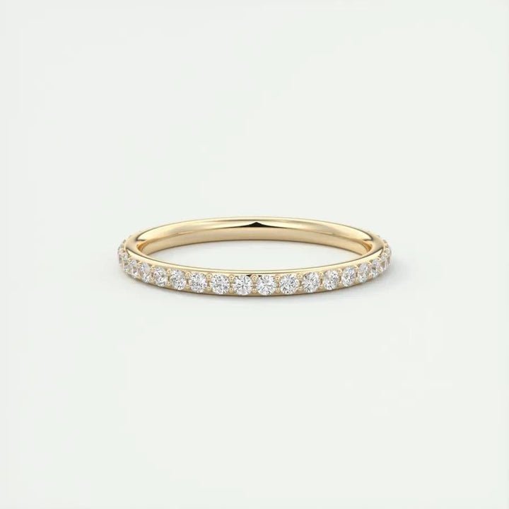 Round Brilliant diamond wedding band in white gold