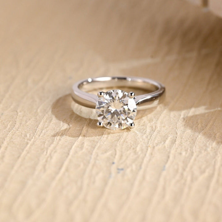 Buy 1.0CT round solitaire lab grown diamond engagement ring online