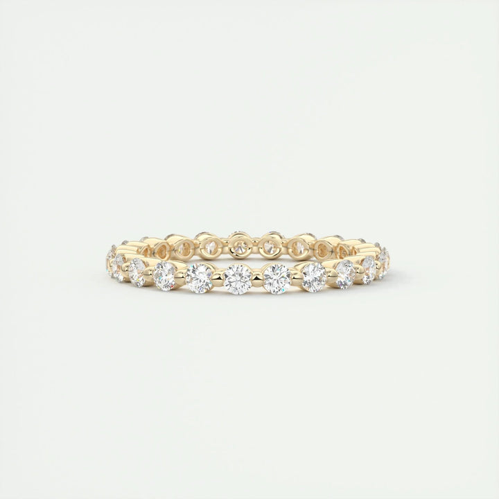 Round Brilliant diamond wedding band in white gold