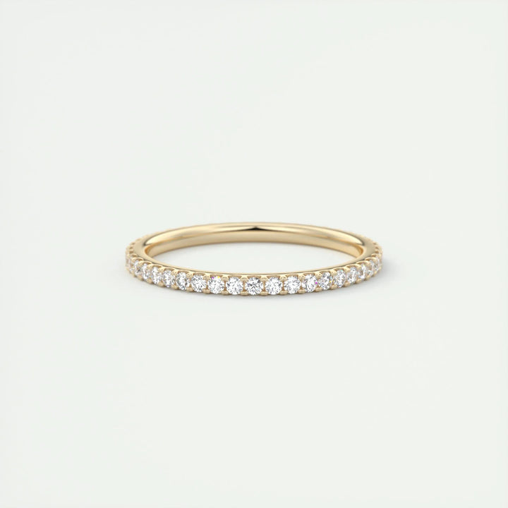 Round Brilliant diamond wedding band in white gold