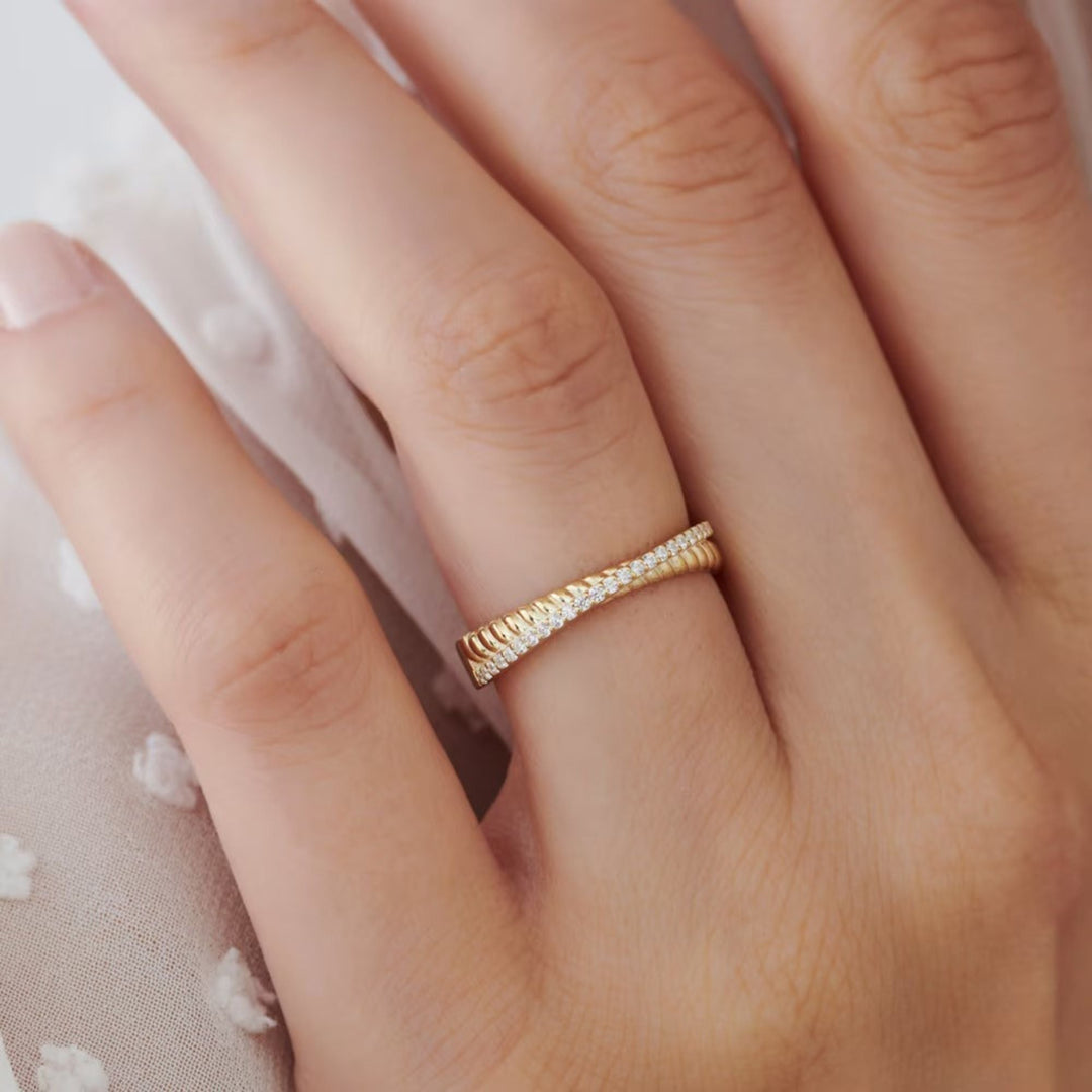 Round Diamond Twisted Rope Criss Cross Ring for Her - Doozy Diamonds