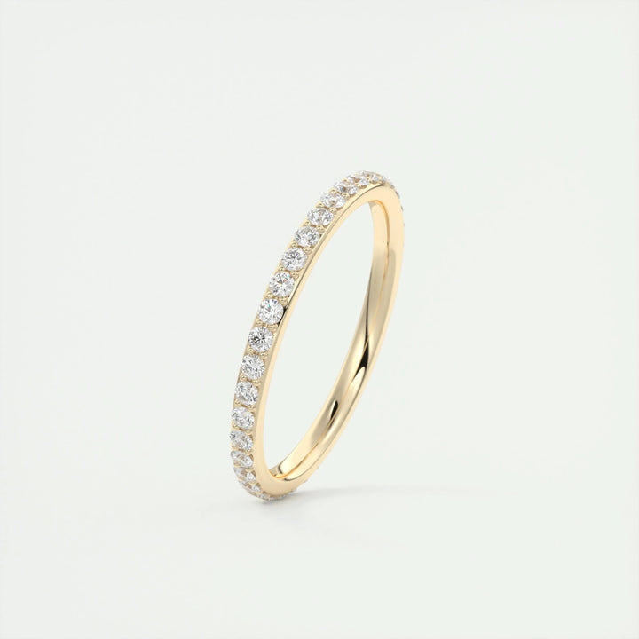 Round Brilliant diamond wedding band in rose gold