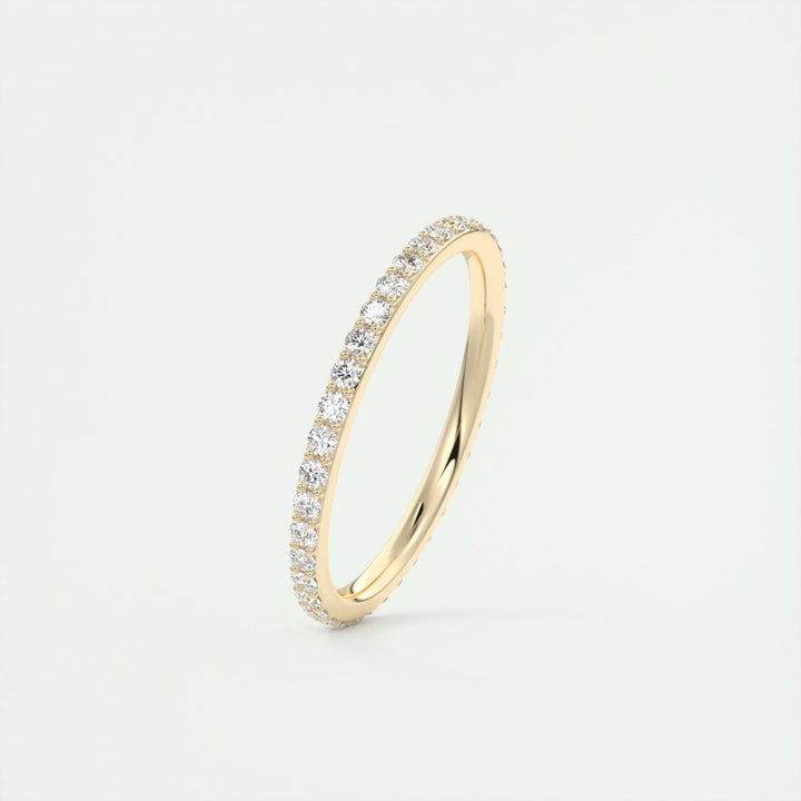 Round Brilliant diamond wedding band in rose gold