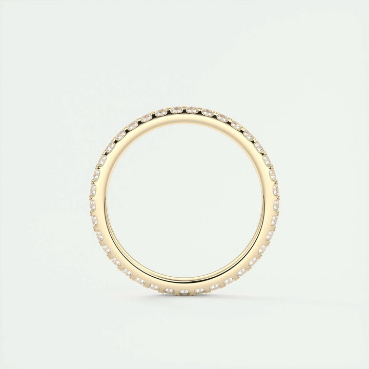 Sustainable round brilliant diamond wedding ring