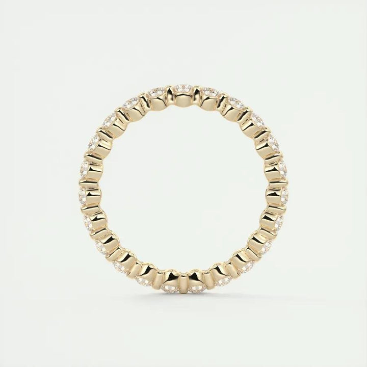 Sustainable round brilliant diamond wedding ring
