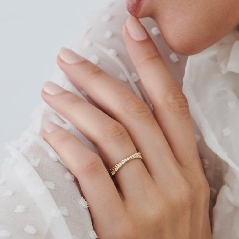 Round Diamond Twisted Rope Criss Cross Ring for Her - Doozy Diamonds