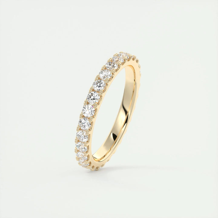 Round Brilliant diamond wedding band in rose gold