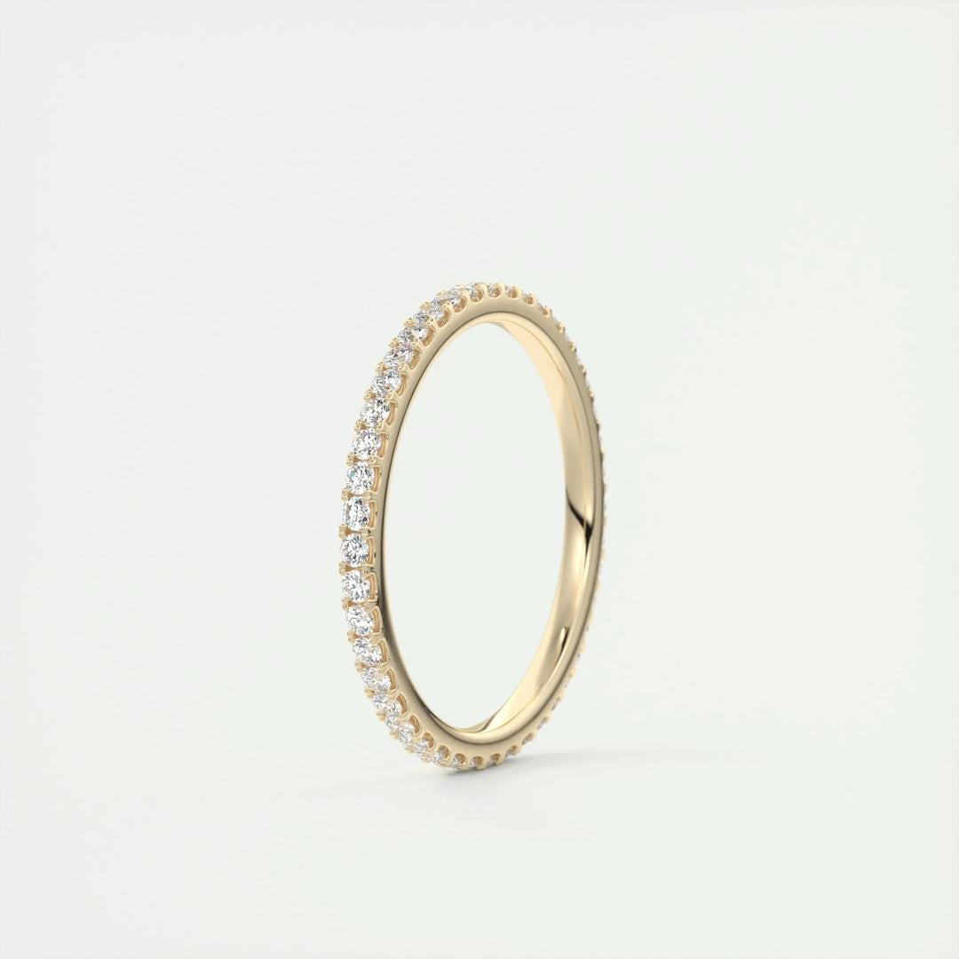 Round Brilliant diamond wedding band in rose gold