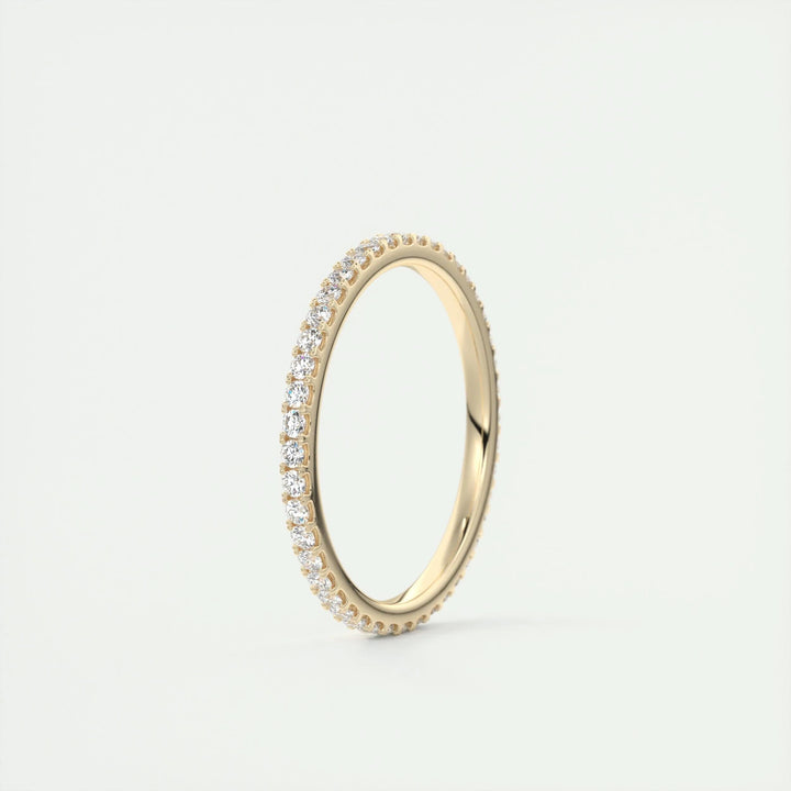Round Brilliant diamond wedding band in rose gold