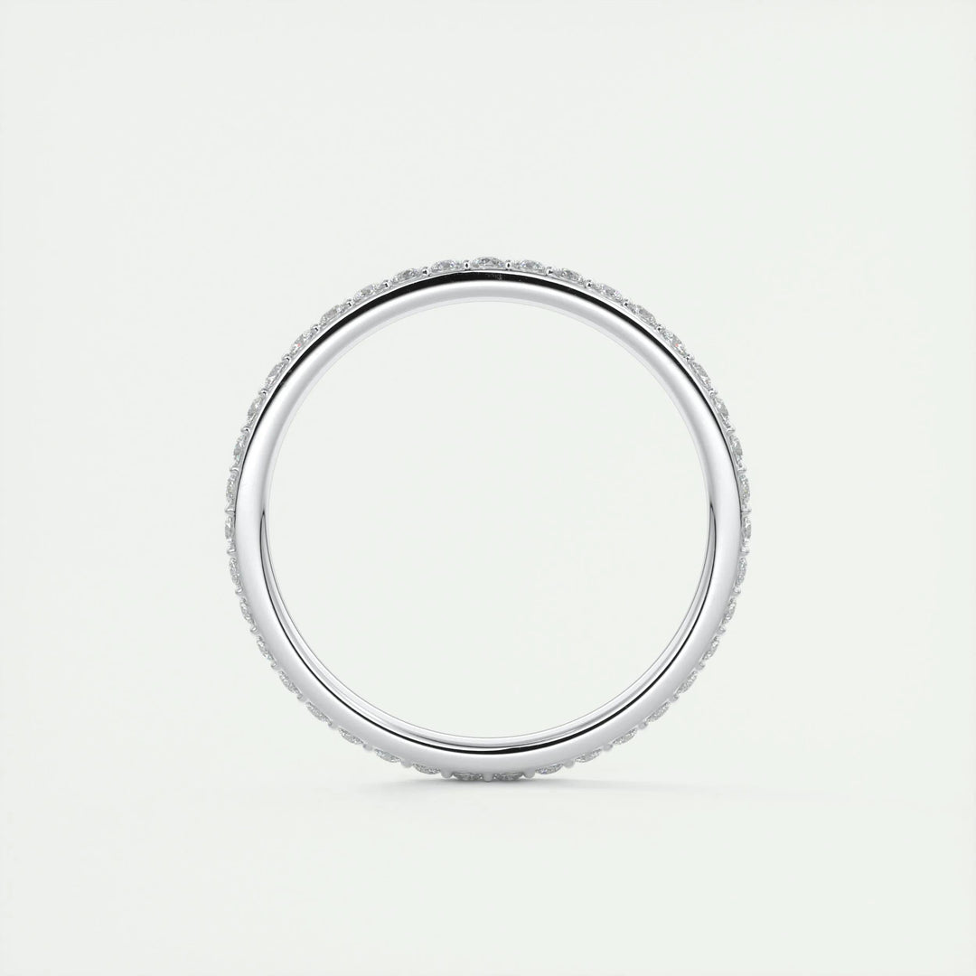 Round Brilliant diamond wedding band in yellow gold