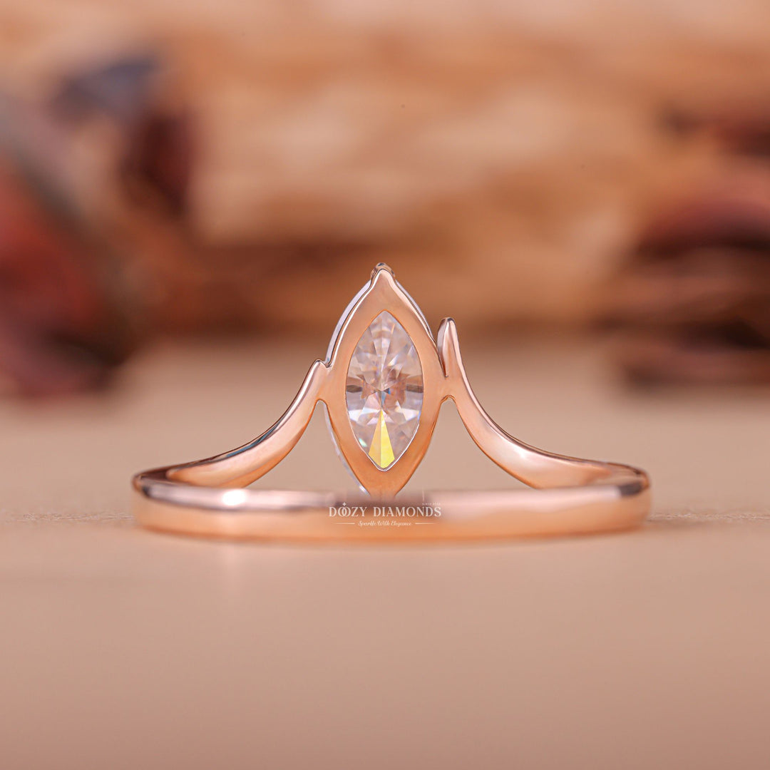 Antique engagement ring, Modern engagement ring, Classic engagement ring, Halo engagement ring, Solitaire engagement ring, Split shank engagement ring,