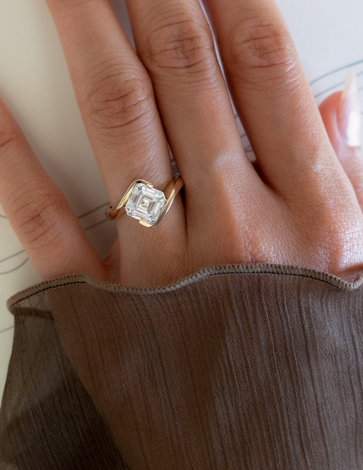 2.0CT-3.0CT Asscher E/VS1 Lab Created Diamond Bypass Engagement Ring