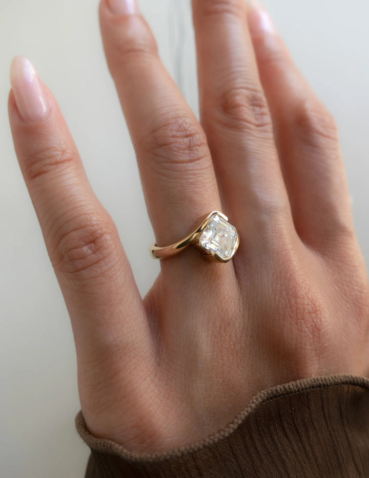 2.0CT-3.0CT Asscher E/VS1 Lab Created Diamond Bypass Engagement Ring