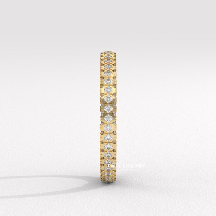 Classic diamond wedding band in yellow gold