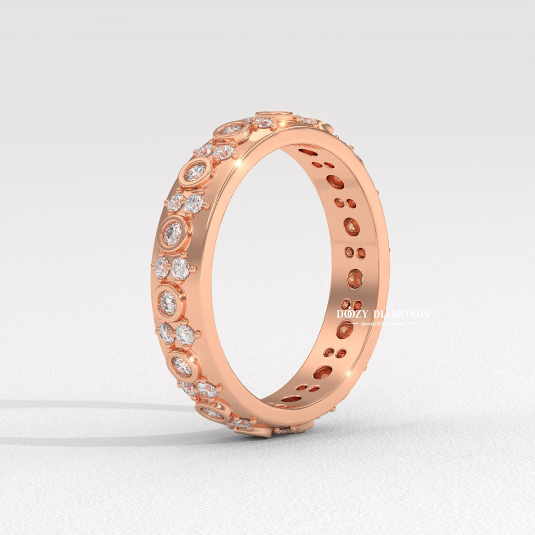 Sustainable round diamond wedding ring