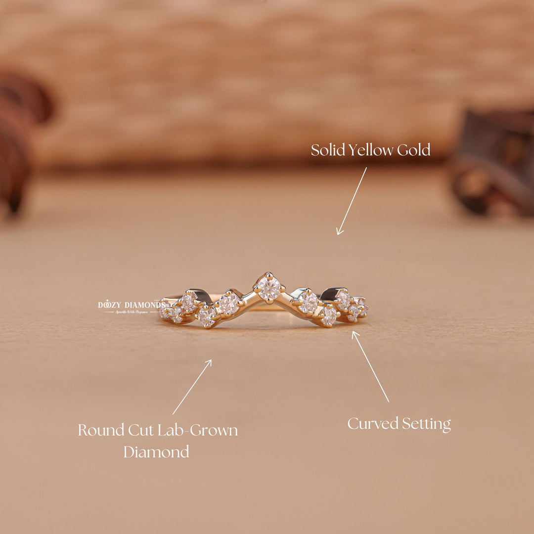 Round diamond wedding band in yellow gold
