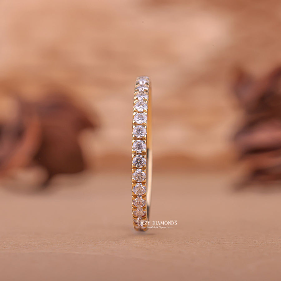 Round round diamond wedding band front view
