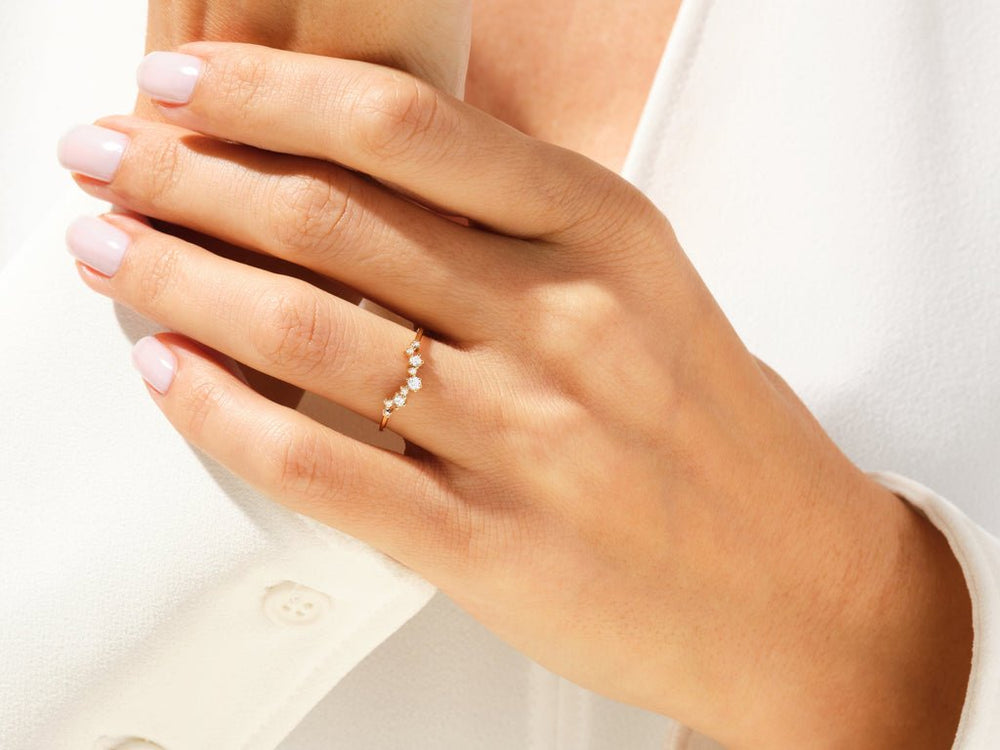 Close-up of 0.10CT round lab grown diamonds