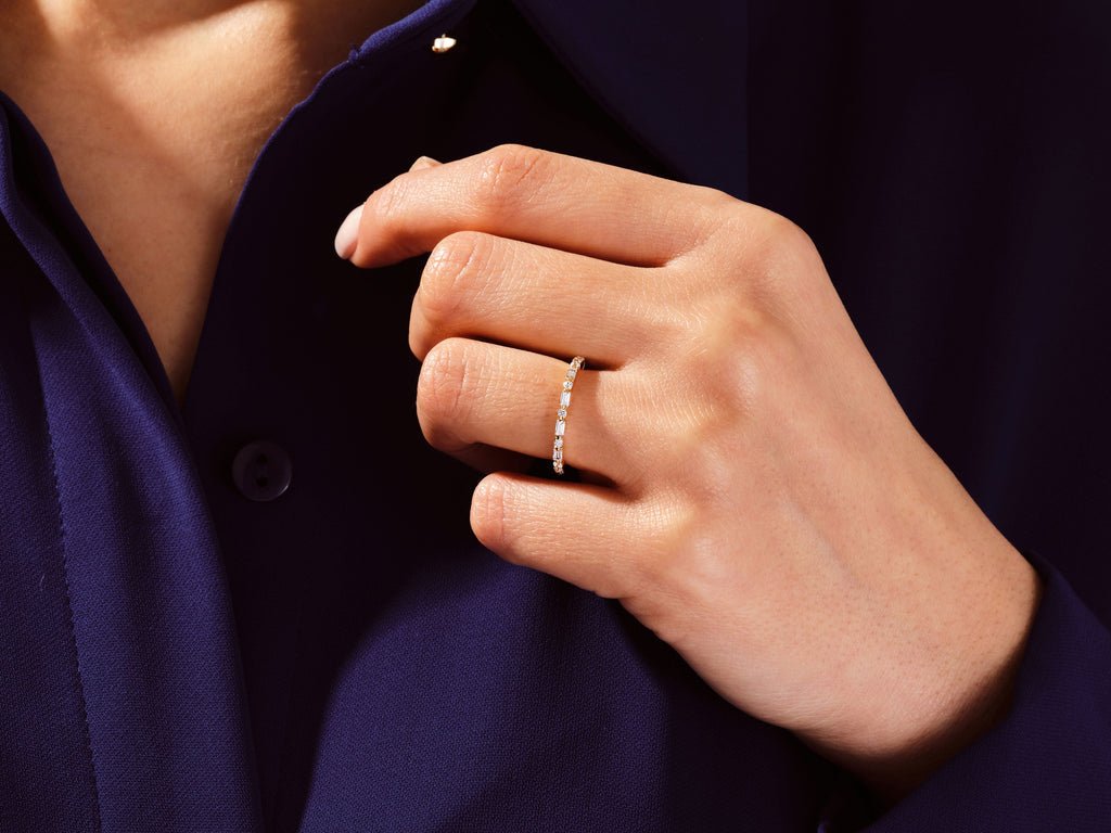Round & Baguette diamond wedding band in white gold