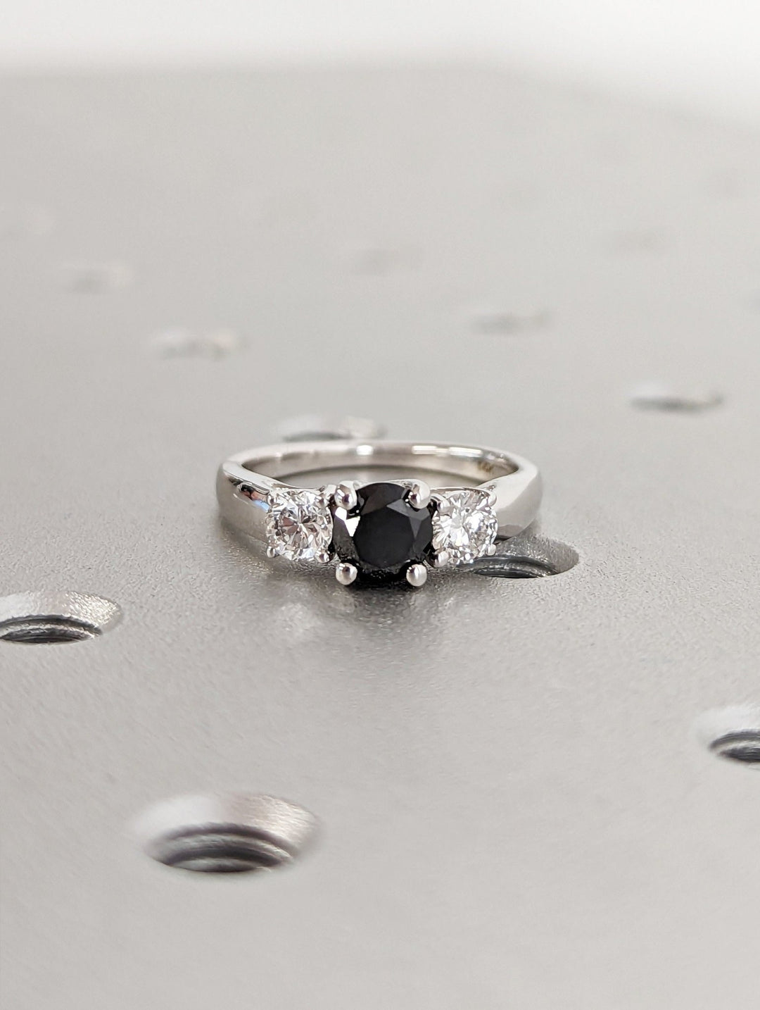 1.0CT round solitaire lab grown diamond engagement ring for sale