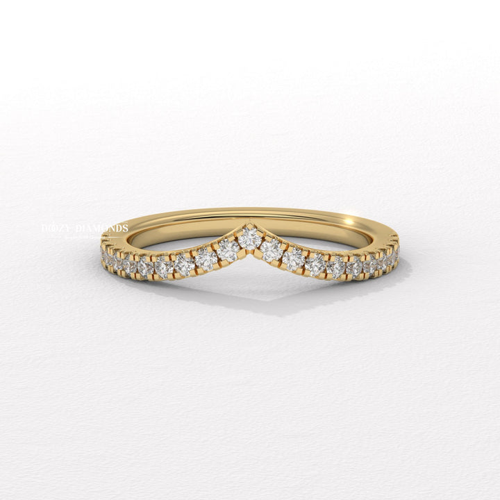 Chevron round diamond wedding band front view
