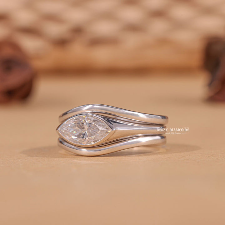 White gold bridal ring set, Yellow gold bridal ring set, Rose gold bridal ring set, Bridal ring set with diamonds, Bridal ring set with emeralds, Bridal ring set with moissanite