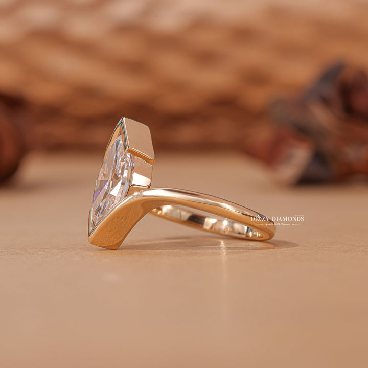 Fashionable engagement ring, Versatile engagement ring, Ethical engagement ring, Sustainable engagement ring, Conflict-free engagement ring, Certified engagement ring,