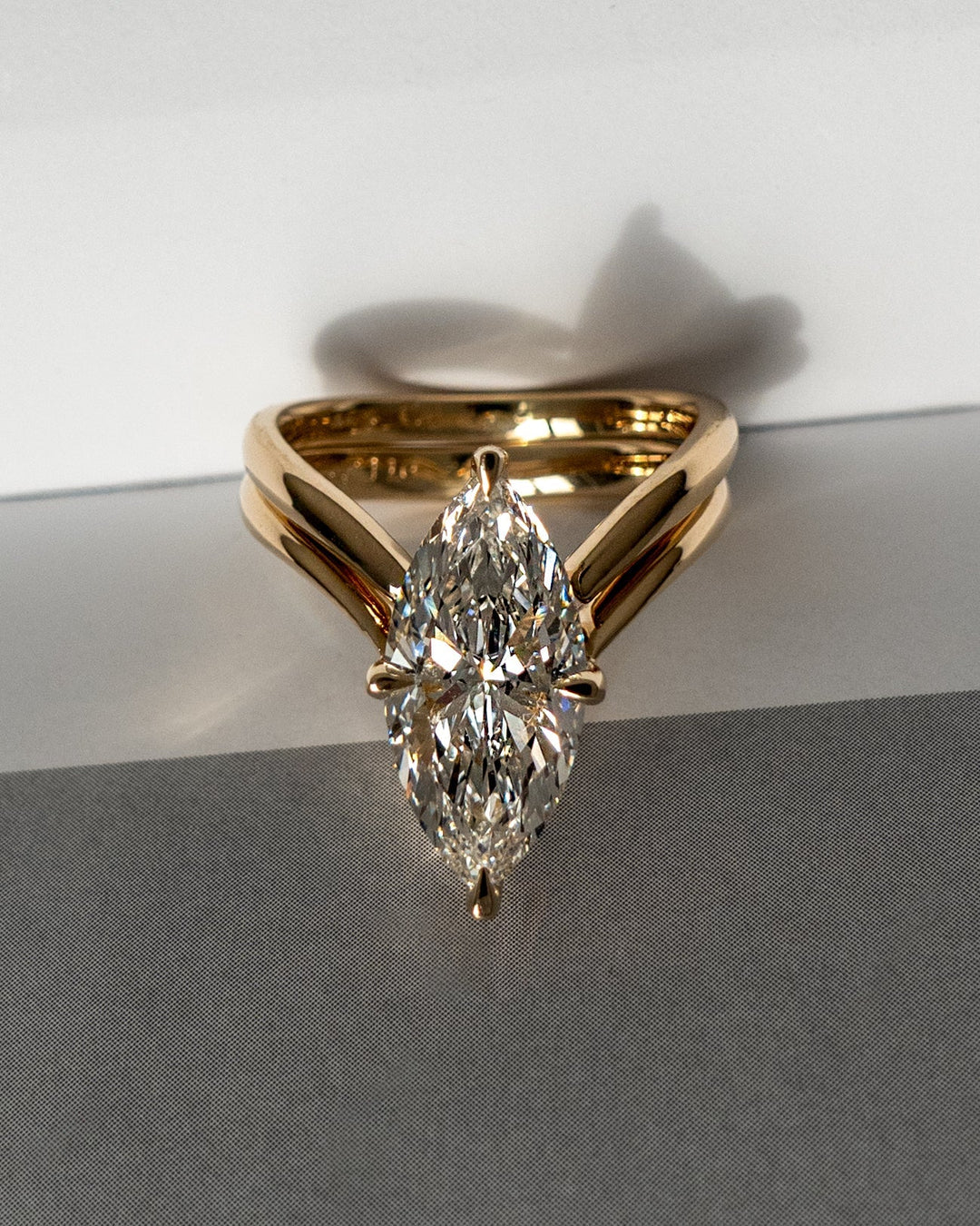 2.0CT Marquise Cut EF-VS2 Lab Grown Eve Diamond Ring with Gold Plain Band