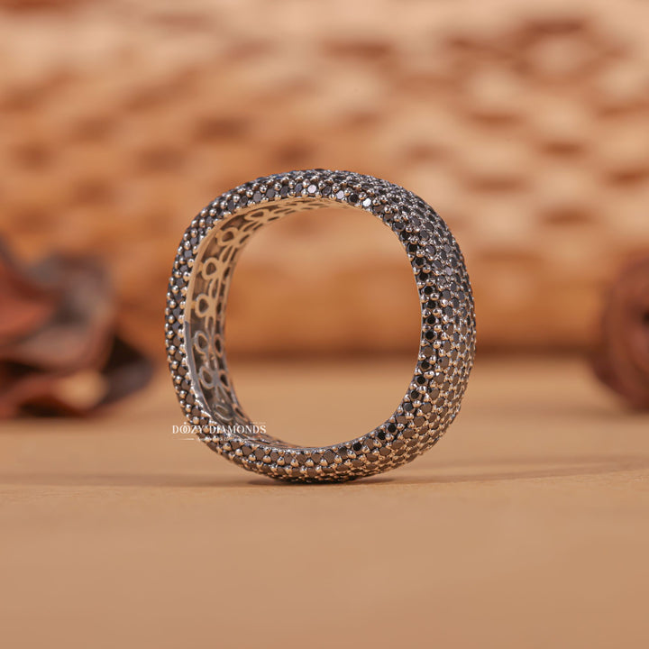 Black Diamond diamond wedding band in yellow gold
