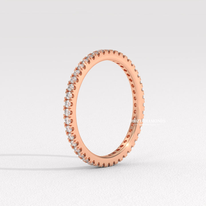 Sustainable round diamond wedding ring