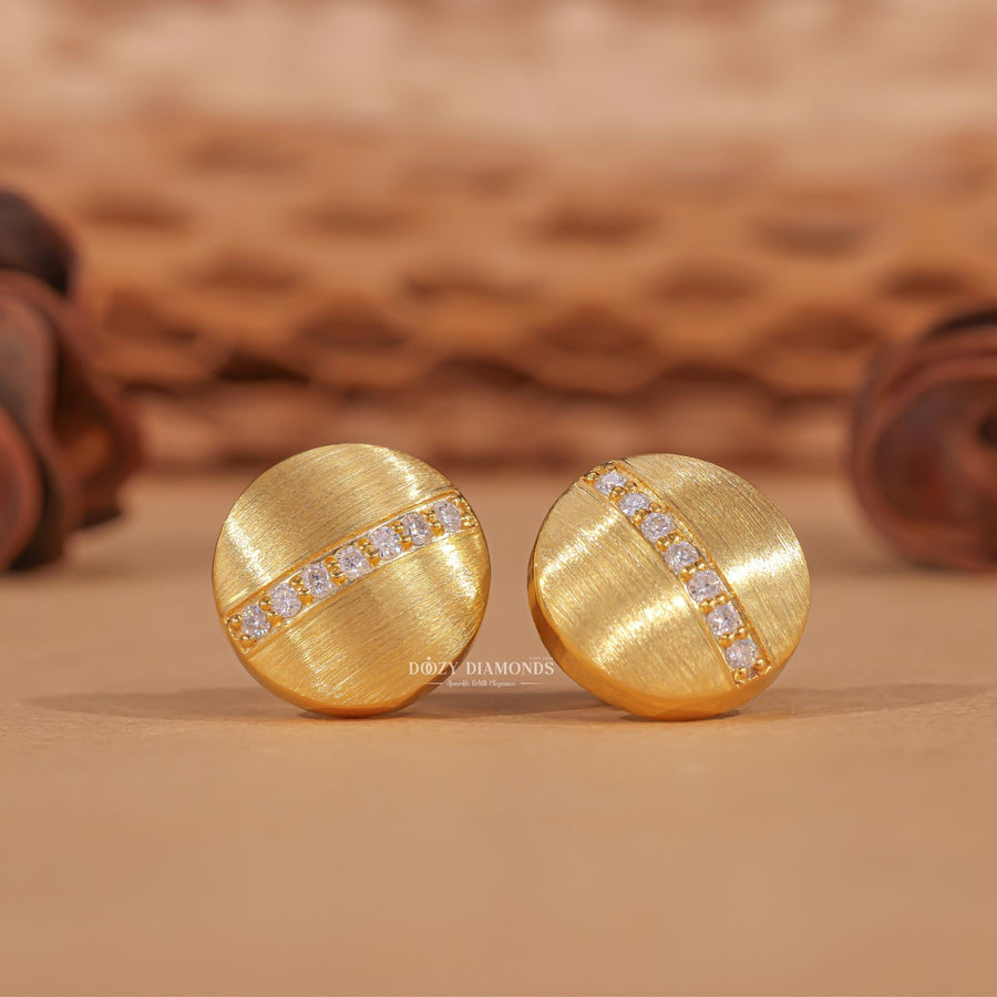 ComfortableEarrings
ElegantStyle
JewelryTrends
ModernJewelry