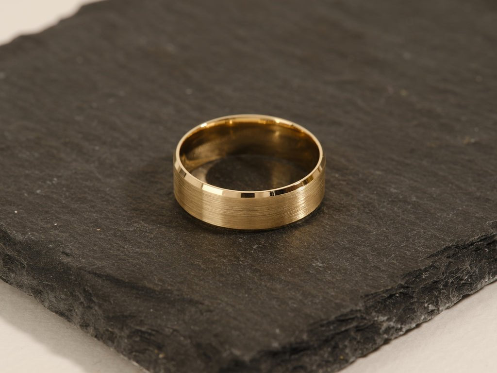 7.0mm Beveled Edge Men's Gold Wedding Band - Doozy Diamonds