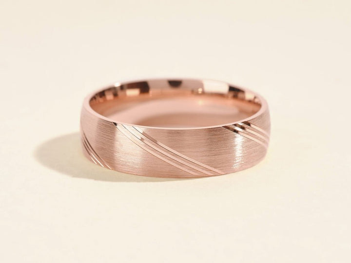 6.0mm Diagonal Lined Men's Gold Wedding Band - Doozy Diamonds