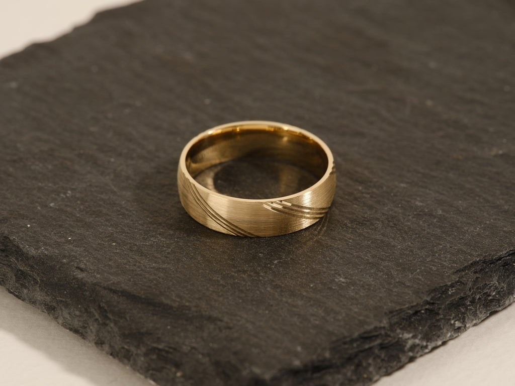 6.0mm Diagonal Lined Men's Gold Wedding Band - Doozy Diamonds