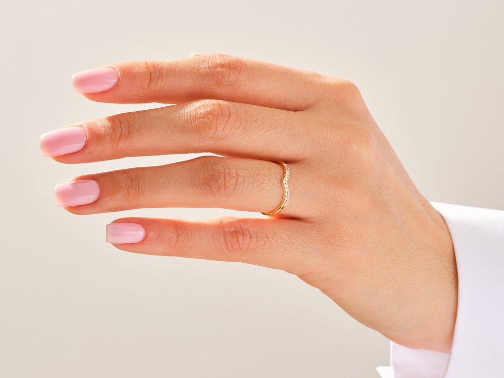 Sustainable round diamond wedding ring