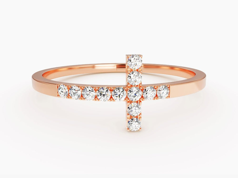 Close-up of 0.12CT round lab grown diamonds