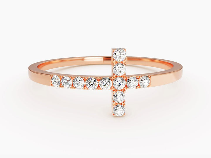 Close-up of 0.12CT round lab grown diamonds