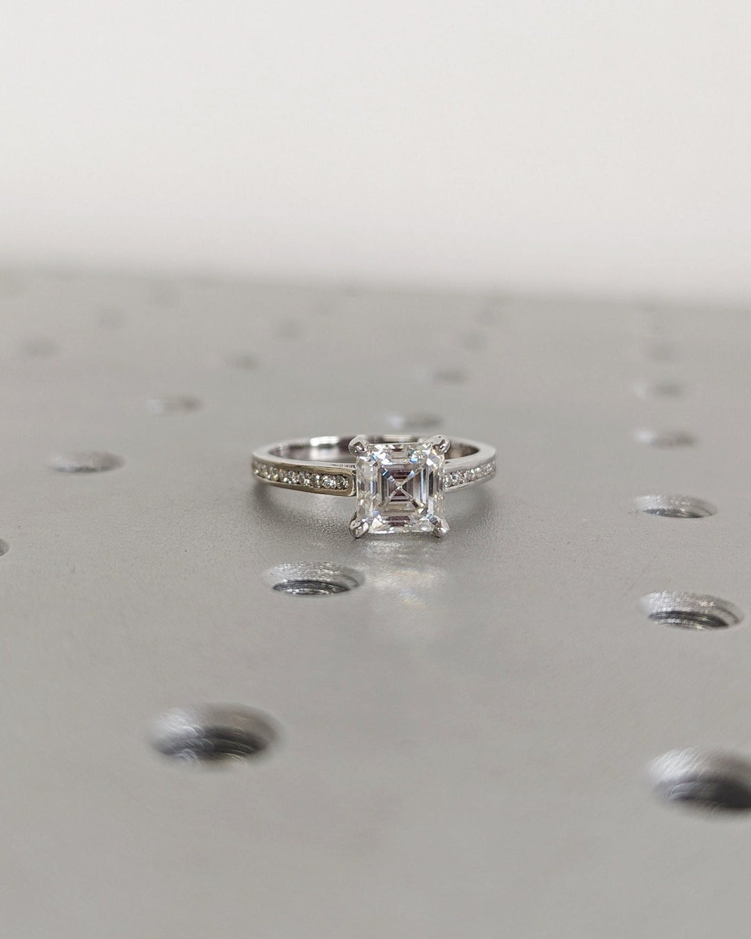 Discover asscher solitaire lab grown diamond engagement ring online