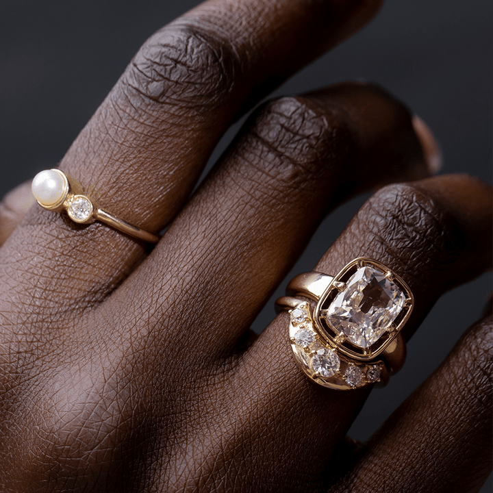 Close-up of 1.25CT round lab grown diamonds