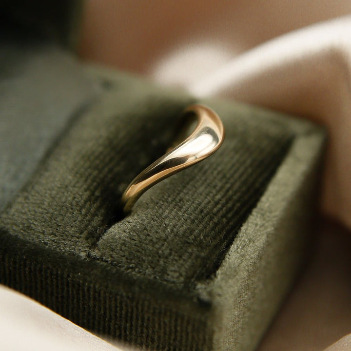18K|14K Solid Gold Unique U Shape Plain Wave Wedding Band - Doozy Diamonds