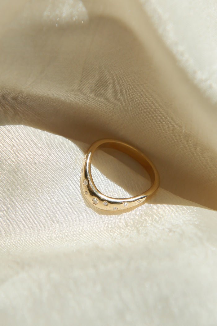 Close-up of 0.20CT round lab grown diamonds