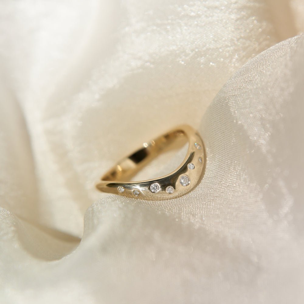 Round round diamond wedding band front view