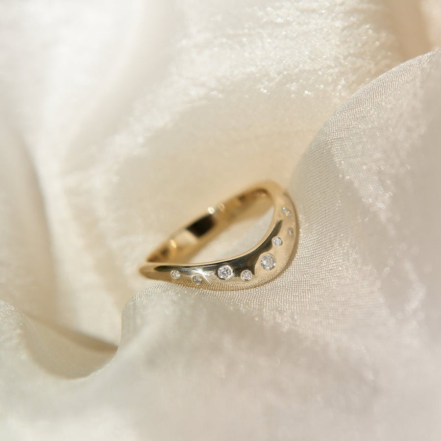 Round round diamond wedding band front view